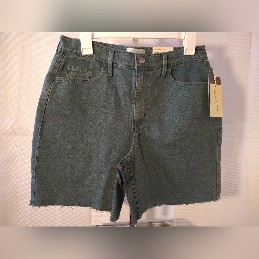 NWT Universal Thread Vintage Bermuda Denim Stretch Shorts size 14